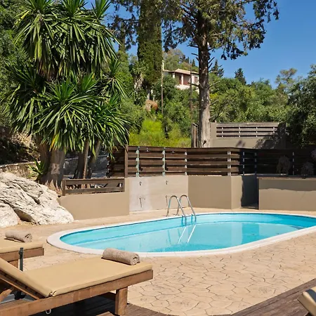 Manolatou Villa *